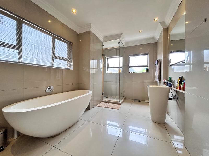 4 Bedroom Property for Sale in Ifafi North West